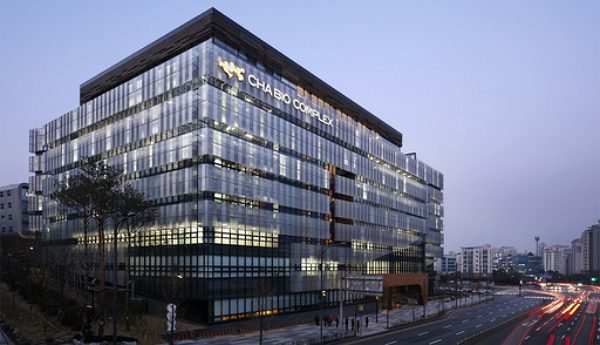 CHA Bio Complex à Pangyo Techno Valley, Séoul – centre de recherche du Cha Medical Group regroupant laboratoires, cliniques, bureaux et logements pour chercheurs.